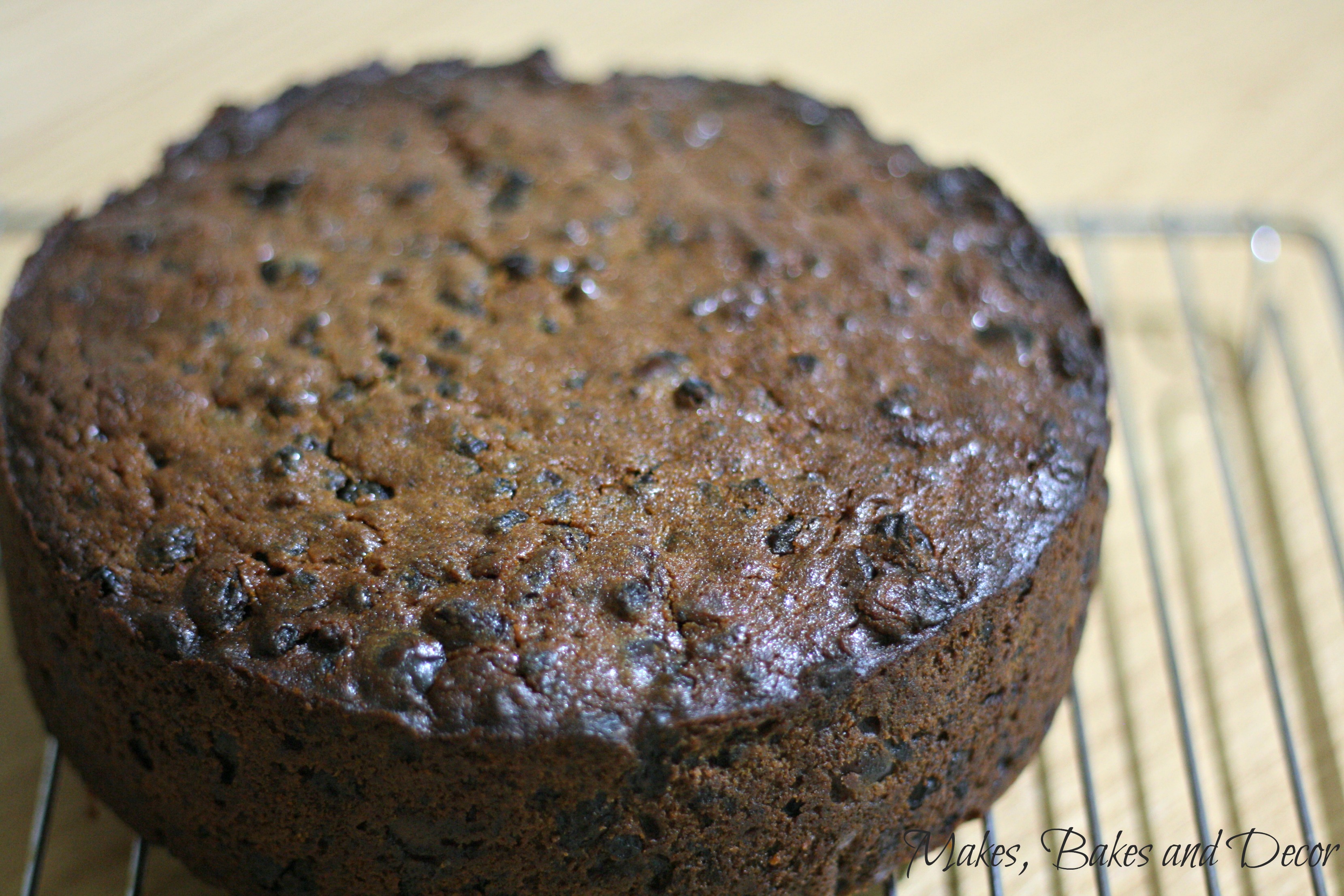 Last Minute Emergency Christmas Cake - Easy Peasy Foodie