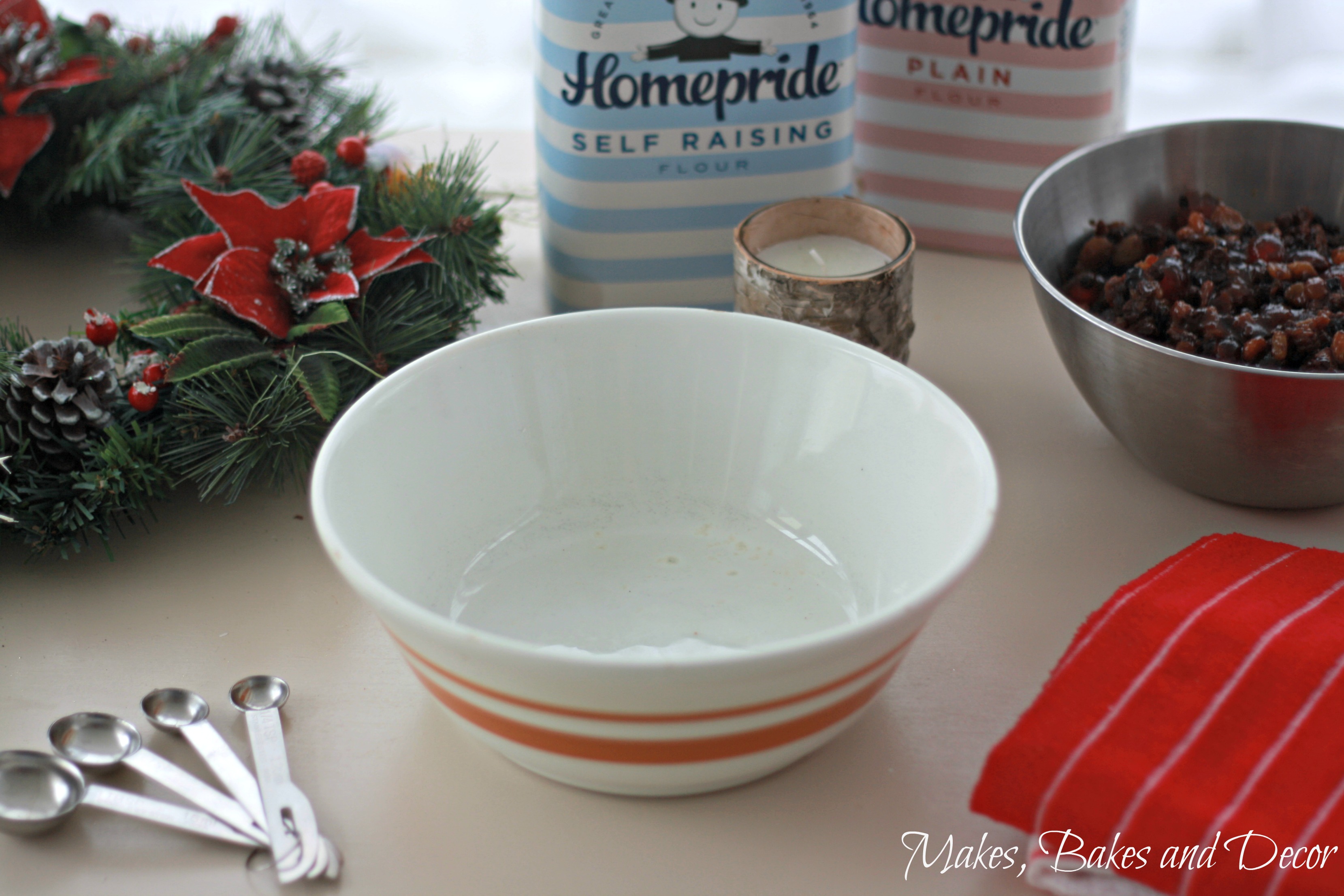 How to bake your Christmas cake – take it slow