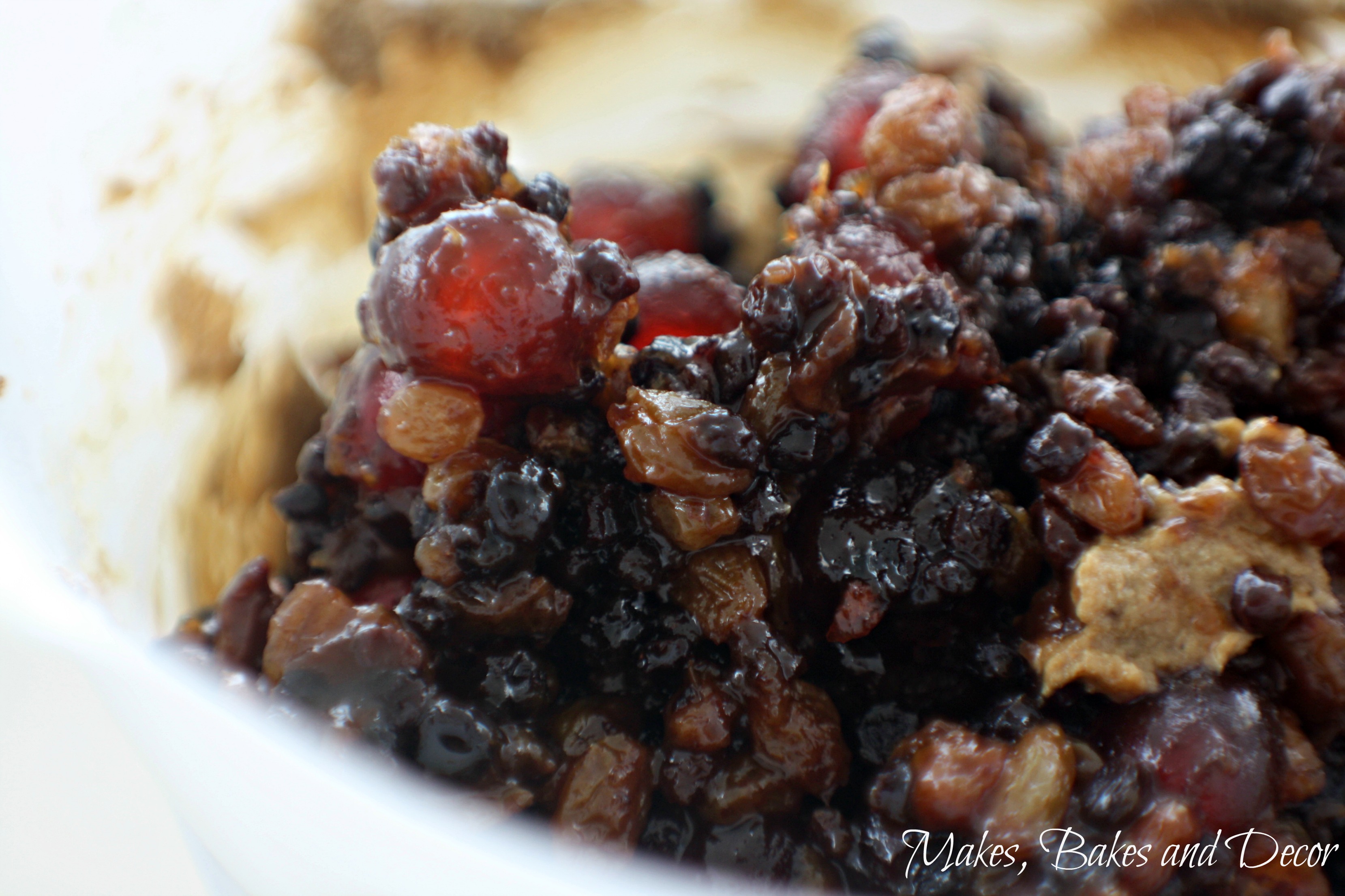 Last Minute Emergency Christmas Cake - Easy Peasy Foodie