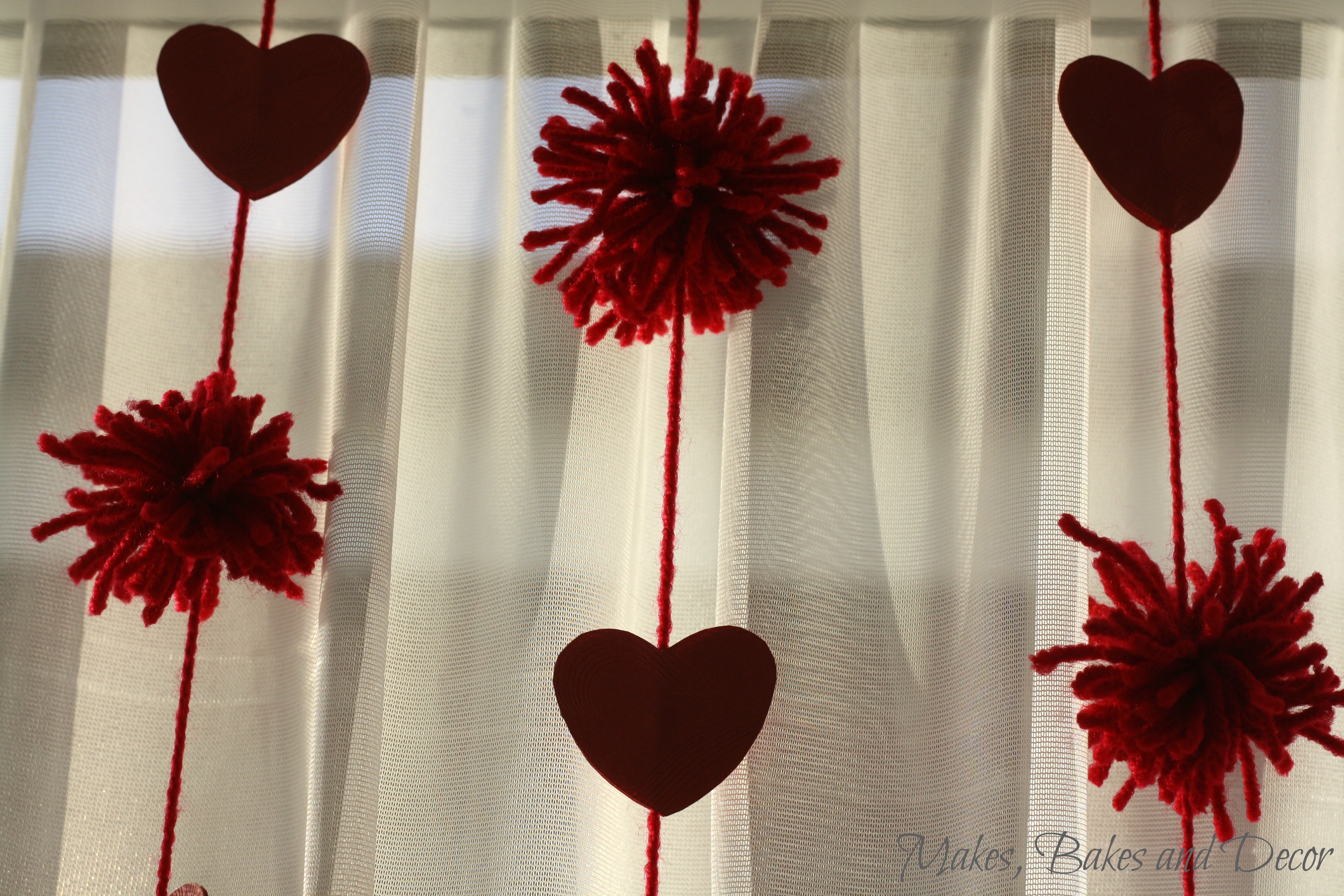 Valentine's Day Decoration - How to Make a Pom Pom Garland