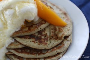 banana oat pancakes