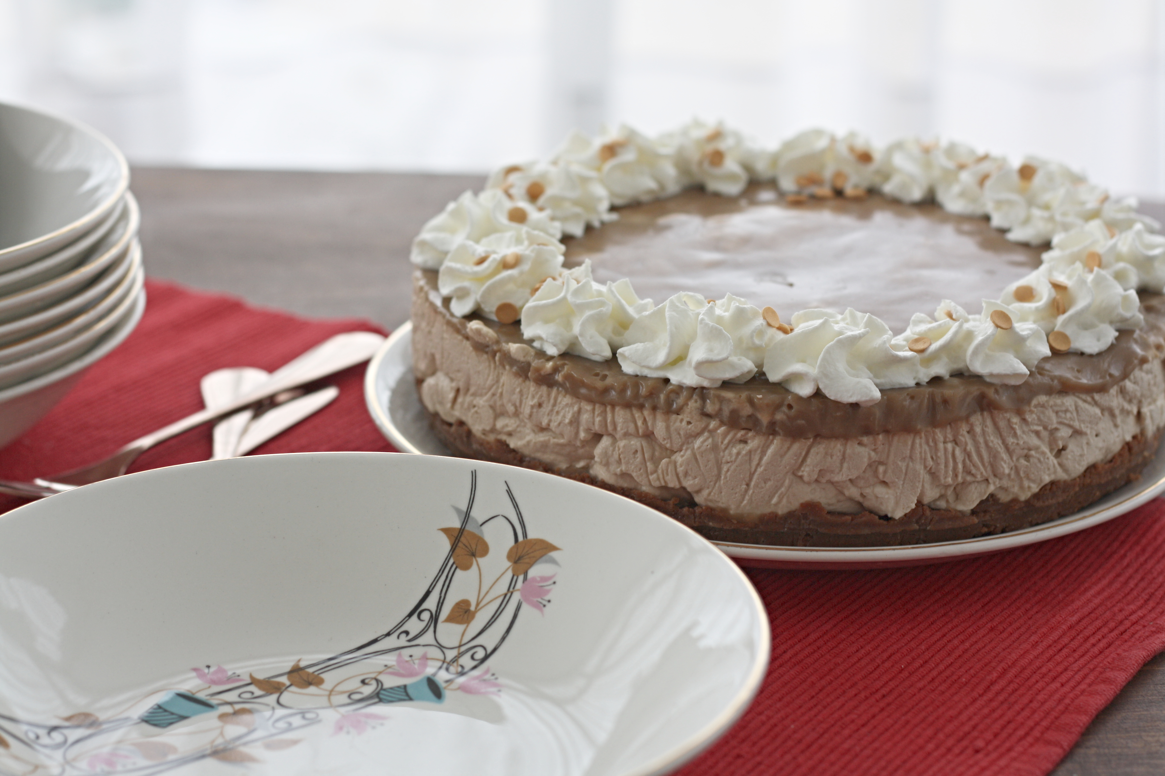 Coffee and Caramel Biscoff Cheesecake - Makes, Bakes and Decor