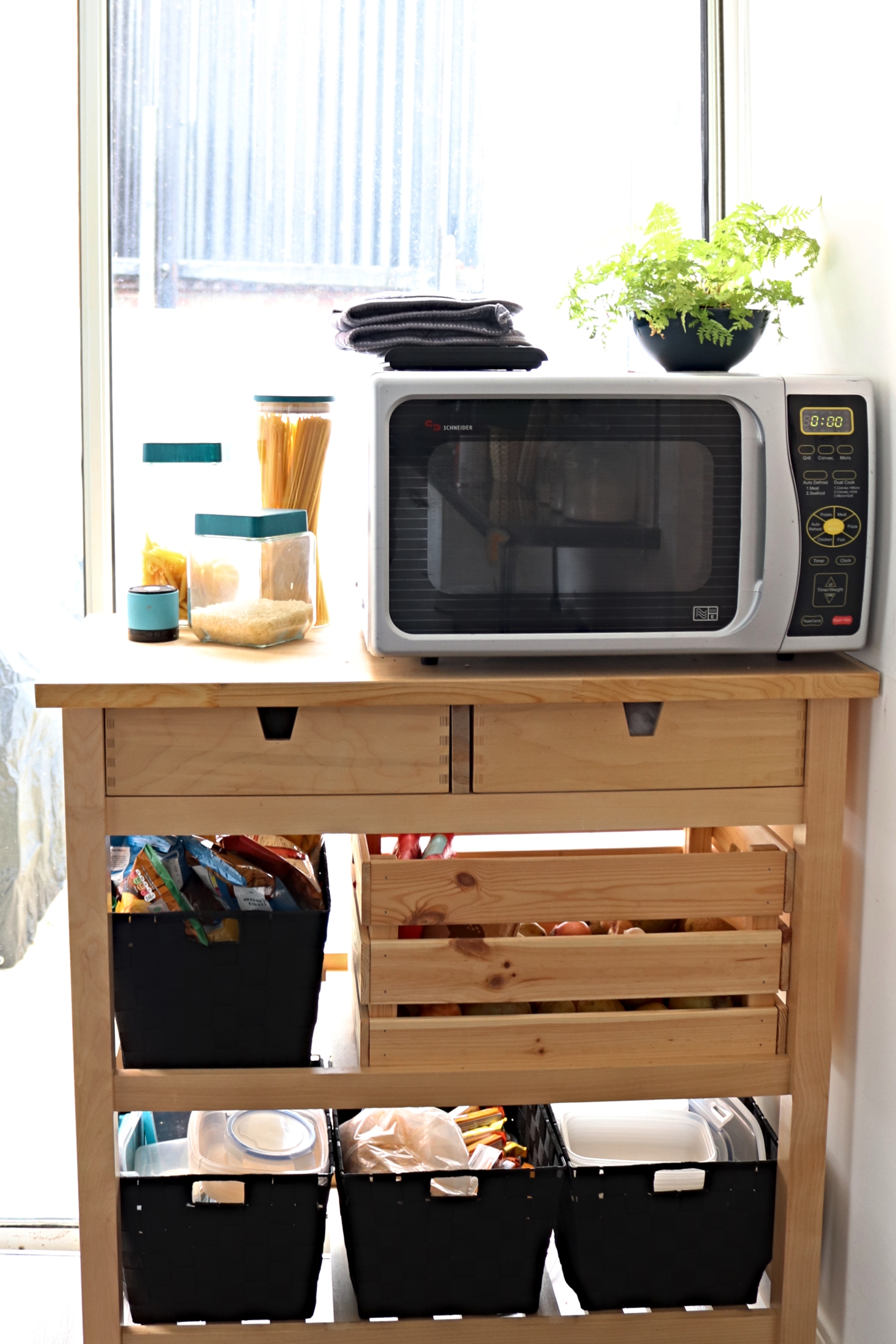 Small kitchen storage ideas - Makes, Bakes and Decor