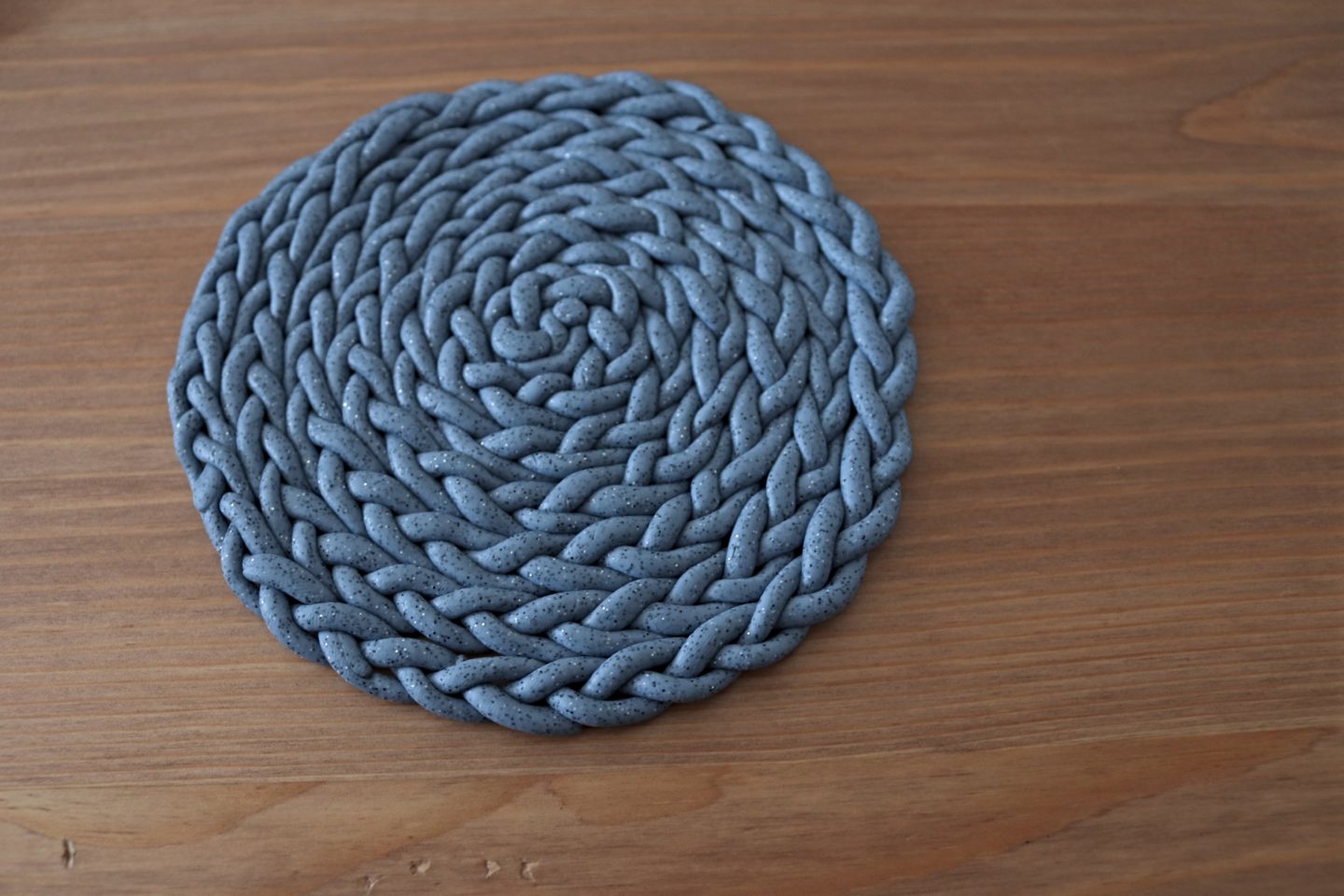 plaited clay soap dish