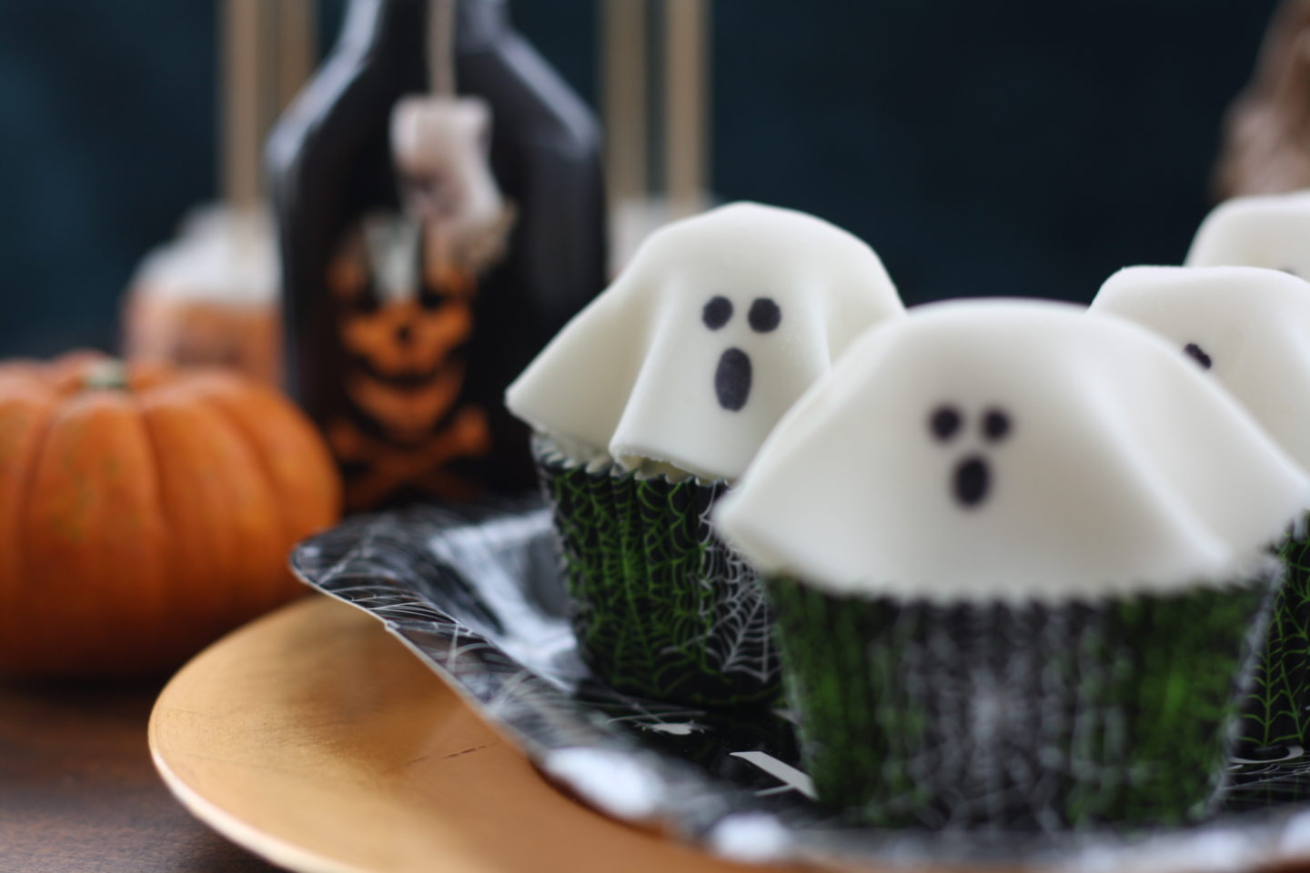 halloween ghost cupcakes