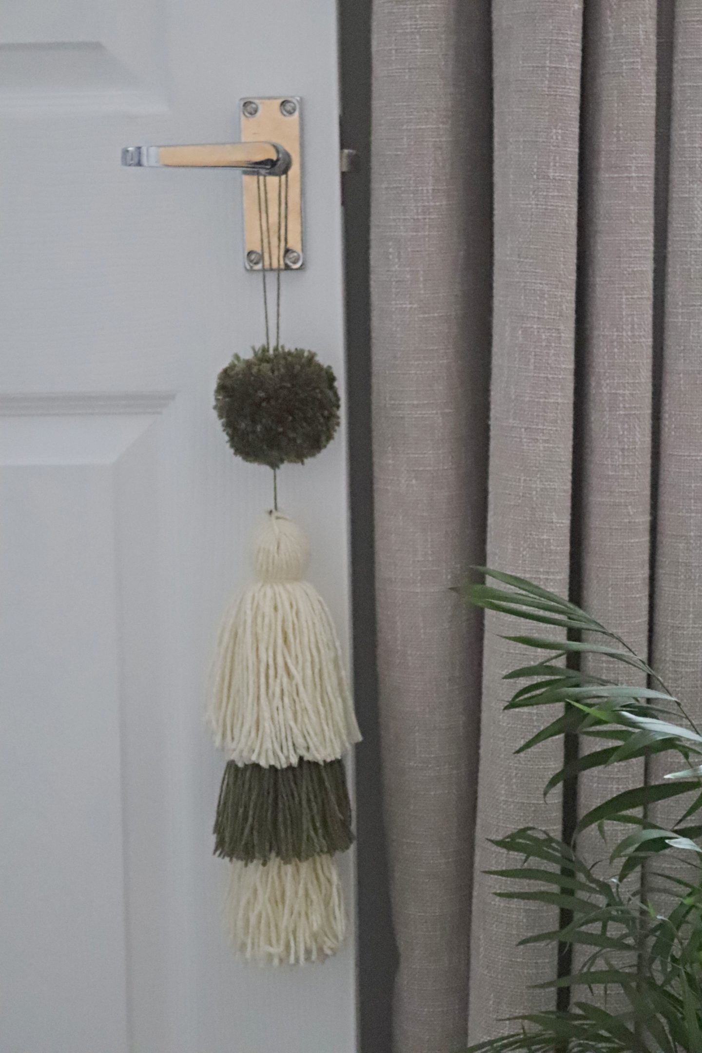 how to make a door tassel from wool