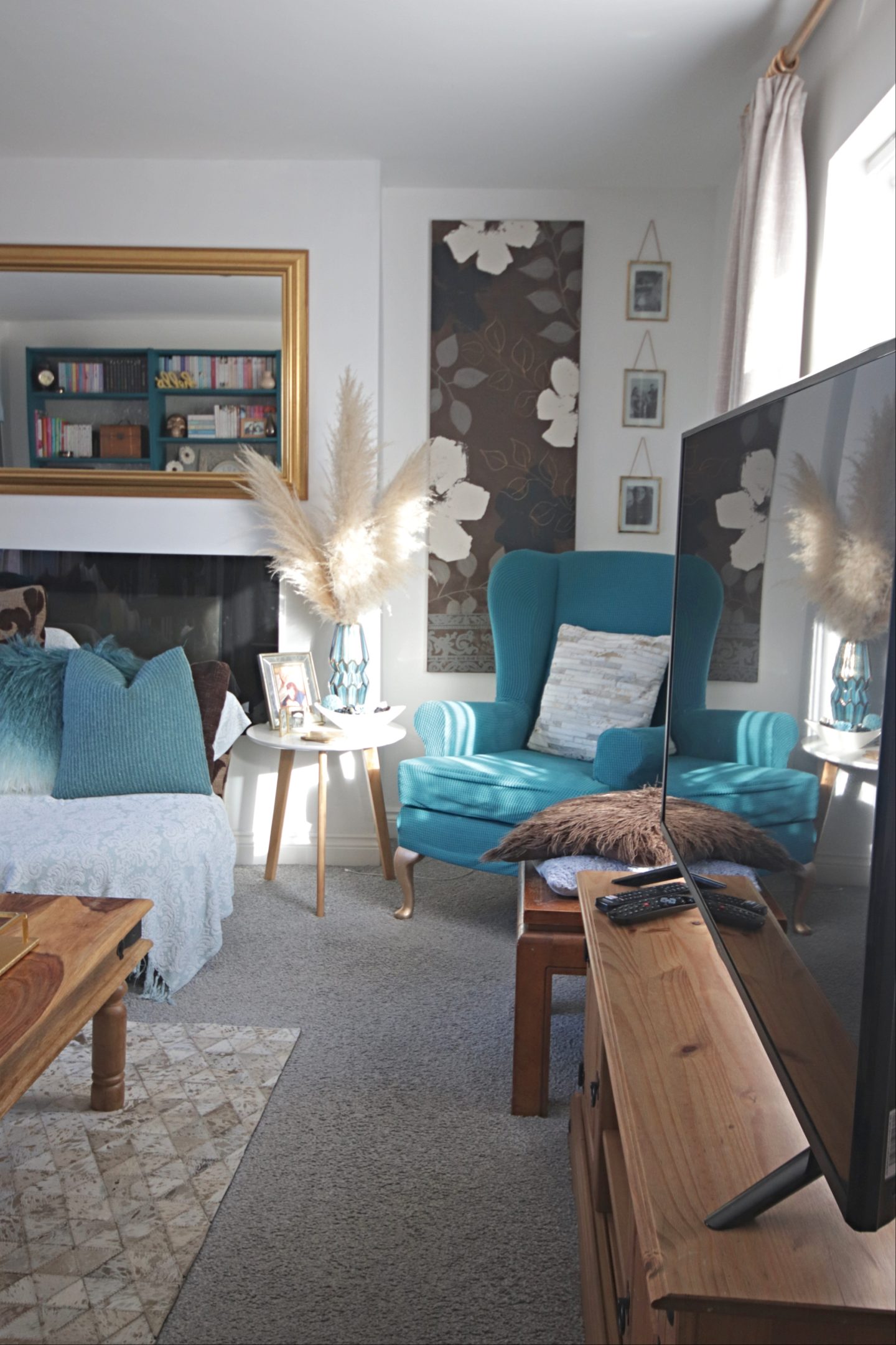 Gray teal deals living room