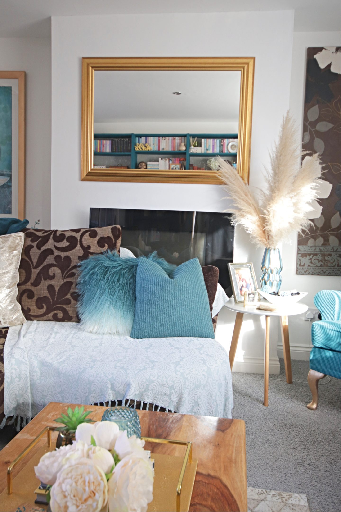 gold and teal living room