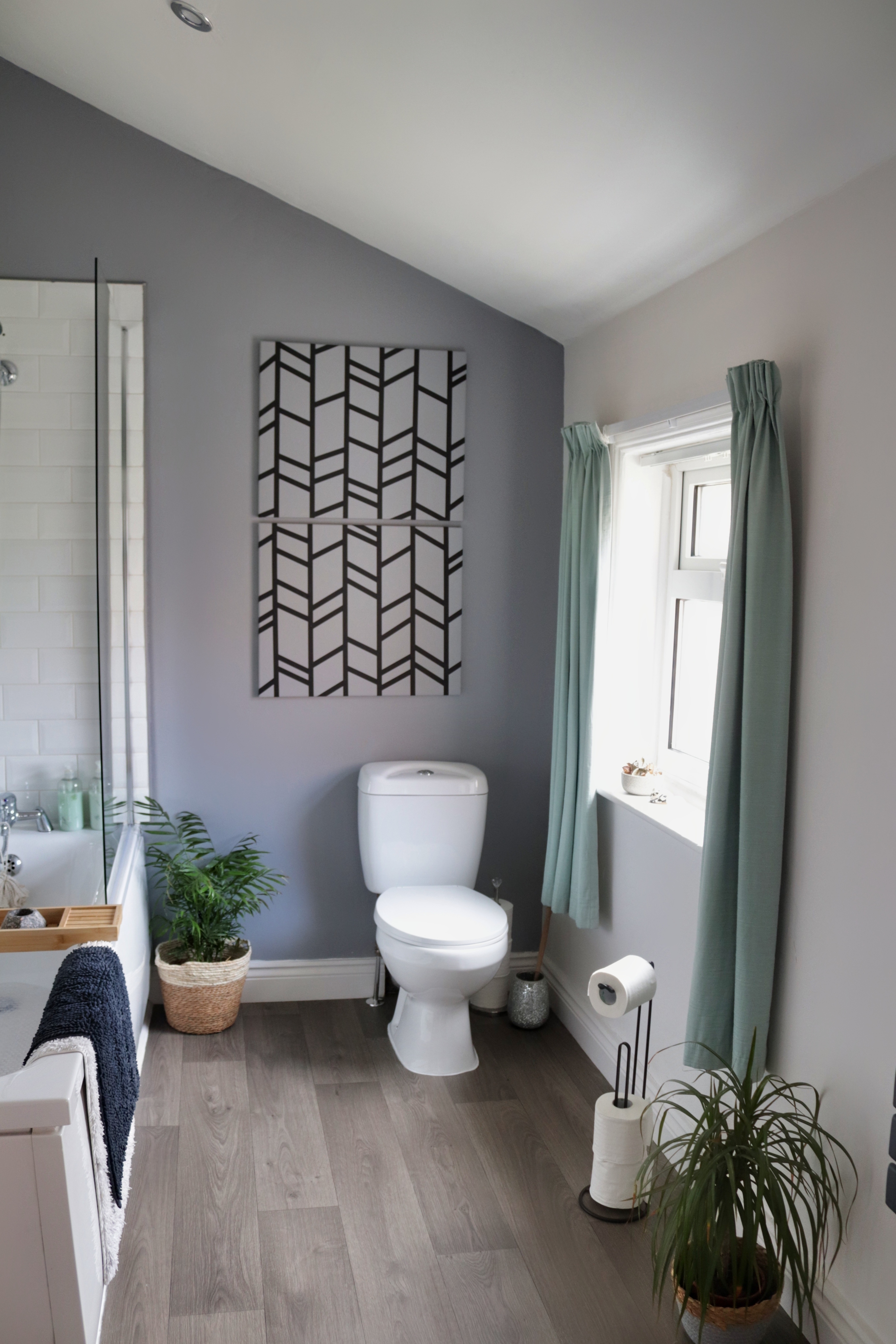 Renter Friendly Bathroom Makeover