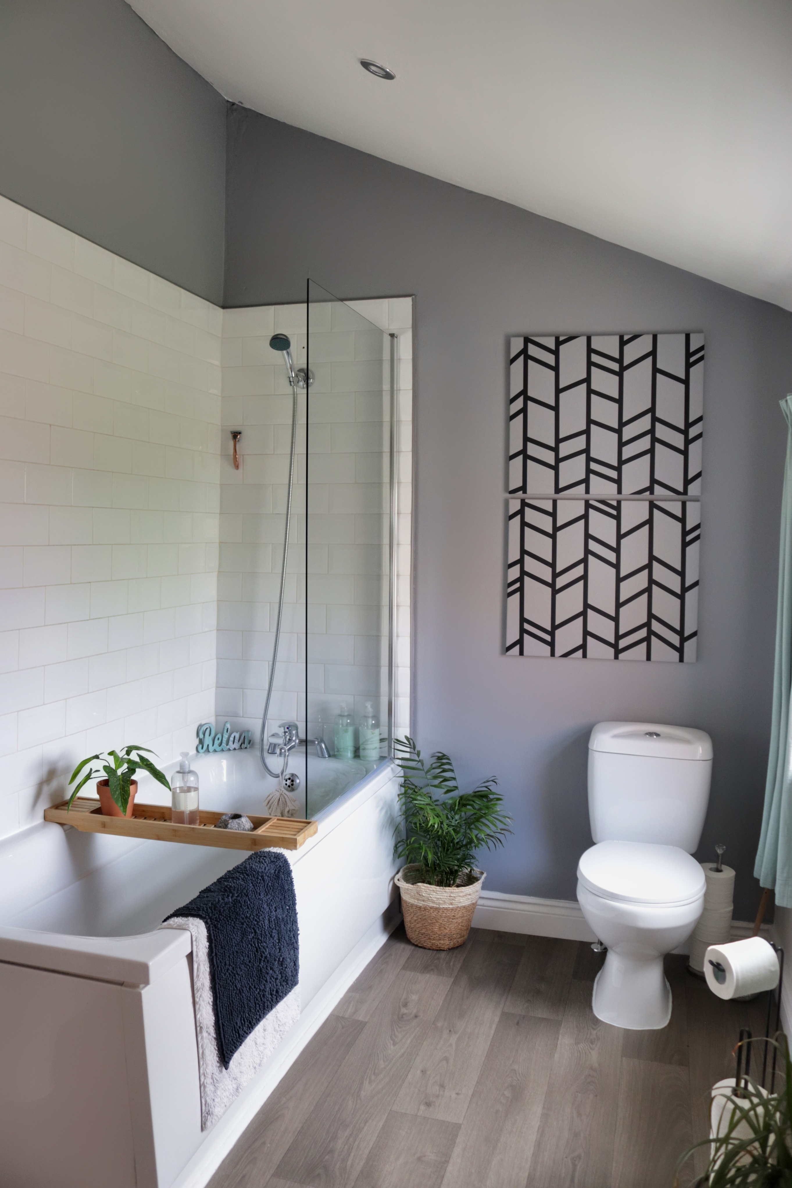 Renter Friendly Bathroom Makeover