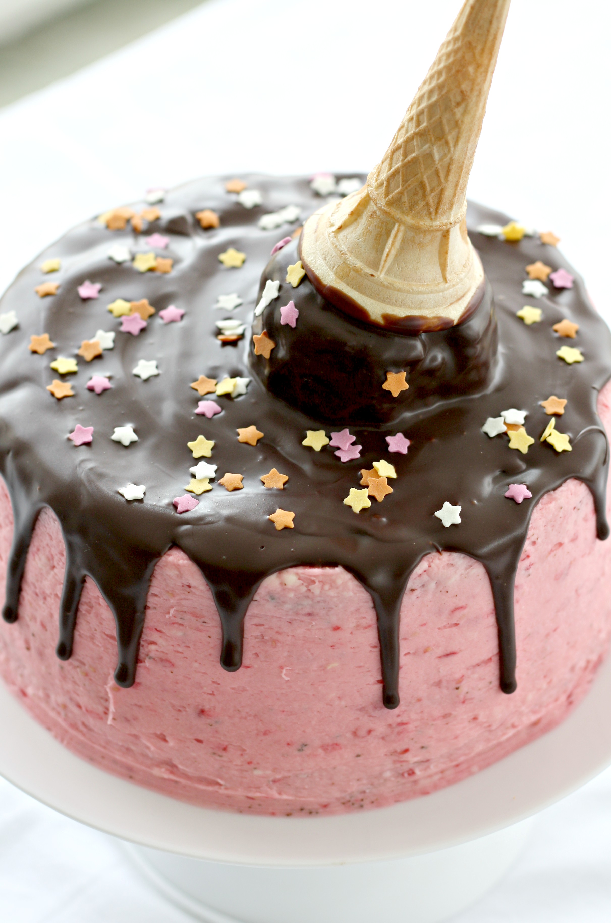 Raspberry and Chocolate Melting Ice Cream Cake - Makes, Bakes and Decor