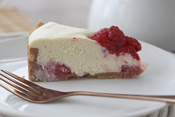 Raspberry and White Chocolate Tart - Makes, Bakes and Decor