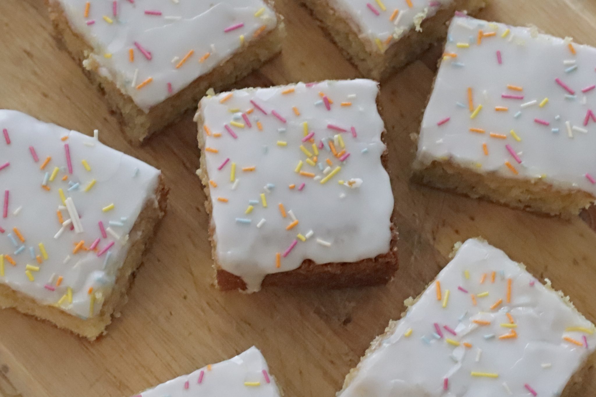 Retro School Tray Bake - Makes, Bakes and Decor